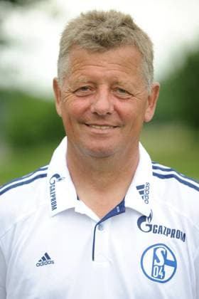 <p>Co-Trainer Peter Hermann Mannschaftsvorstellung des Fußball - Bundesligisten FC Schalke 04 am Mittwoch, dem 10.07.2013, im Consol Park Gelsenkirchen. Deutschland NRW Gelsenkirchen Copyright: MartinxMöller