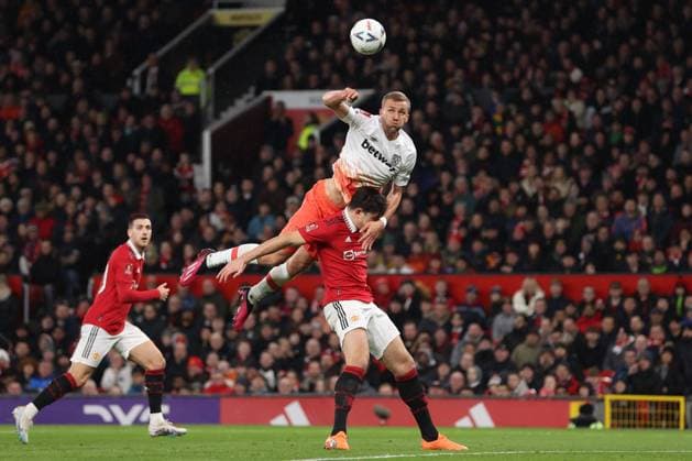 Bilder des Jahres 2023, Sport 03 März Sport Themen der Woche KW09 Sport Bilder des Tages Mandatory Credit: Photo by Paul Currie Shutterstock (13785402ar) Tomas Soucek of West Ham United under pressure from Harry Maguire of Manchester United, ManU Manchester United v West Ham United, Emirates FA Cup, Fifth Round, Football, Old Trafford, Manchester, UK - 01 Mar 2023 EDITORIAL USE ONLY No use with unauthorised audio, video, data, fixture lists, club league logos or live services. Online in-match use limited to 120 images, no video emulation. No use in betting, games or single club league player publications. Manchester United v West Ham United, Emirates FA Cup, Fifth Round, Football, Old Trafford, Manchester, UK - 01 Mar 2023 EDITORIAL USE ONLY No use with unauthorised audio, video, data, fixture lists, club league logos or live services. Online in-match use limited to 120 images, no video emulation. No use in betting, games or single club league player publications. Copyright: xPaulxCurrie Shutterstockx 13785402ar