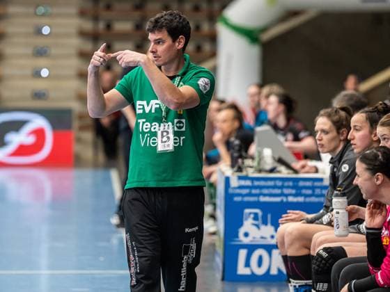 Nico Kiener, head coach Frisch Auf women gives instructions to his team, Frisch Auf Goeppingen vs HL Buchholz 08 Rosengarten, handball, women, 2 Bundesliga, 11 03 2023 EIBNER Michael Schmidt Frisch Auf Goeppingen vs HL Buchholz 08 Rosengarten, handball, women, 2 Bundesliga, 11 03 2023 Goeppingen Copyright: xEIBNER MichaelxSchmidtx EP_MST