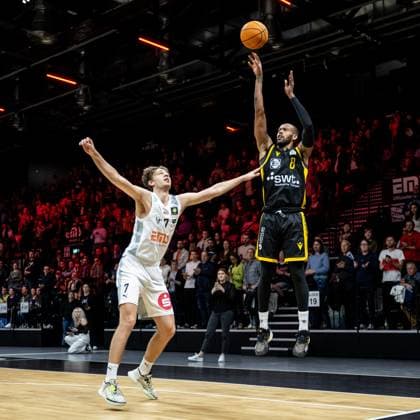 Christian Feneberg 7, Nuernberg Falcons BC NBC Delante Jones 8, Tigers Tübingen, Tigers Tuebingen , Nuernberg Falcons BC vs Tigers Tuebingen , BARMER 2 Basketball Bundesliga, 27 Spieltag , 19 03 2023, Nuernberg Falcons BC vs Tigers Tuebingen , BARMER 2 Basketball Bundesliga, 27 Spieltag , 19 03 2023 Copyright: xEibner-Pressefotox xThomasxHahnx EP_NIT
