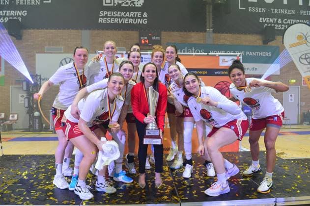 Basketball DBBL Top Four Final GiroLive Panthers Osnabrück TK Hannover on 19 03 2023 in Osnabrück Hannover celebrates winning the cup BK