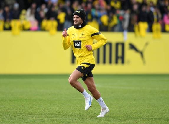 21 03 2023, Dortmund, Germany, BVB Trainingsgelaende Hohenbuschei, BV Borussia Dortmund Training 21 03 2023, Mahmoud Dahoud Borussia Dortmund looks photo Ralf Treese, Ralf Treese Dortmund BVB Trainingsgelaende Hohenbuschei North Rhine Westphalia Germany  521_BVBTRA20230321_029 Treese-521