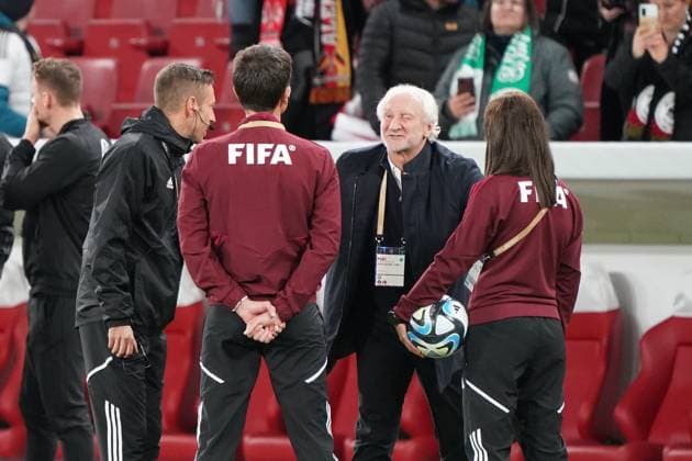 Sports Director Rudi Völler Germany Germany welcomes the referees Mainz 25 03 2023 Germany vs Peru, MeWa Arena Mainz, friendly match,