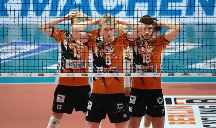 Ruben Schott, Anton Brehme, Matheus Krauchuk at the net Sport Volleyball Playoff Quarter Final 1 Game Bundesliga Men Season 2022 2023 25 03 2023 BR Volleys Berlin BRV vs TSV Haching München