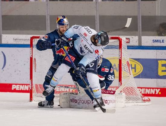 Patrick Hager EHC Red Bull Muenchen, 52 defends in front of Mathias Niederberger goalie, EHC Red Bull Muenchen, 35 against Mirko Hoefflin ERC Ingolstadt Panther, 10 EHC Red Bull Muenchen vs ERC Ingolstadt, ice hockey, DEL, playoffs, final game 3, season 2022 2023, 18 04 2023 EHC Red Bull Muenchen vs ERC Ingolstadt, ice hockey, DEL, playoffs, final game 3, season 2022 2023, 18 04 2023 Muenchen Copyright: xEibner-Pressefoto HeikexFeinerx EP_HFR