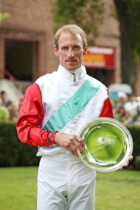 14 05 2023, Hoppegarten, Brandenburg, GER Jockey Andrasch Starke after winning the Oleander race Galopprennbahn Hoppegarten 230514D678HOPPEGARTEN JPG