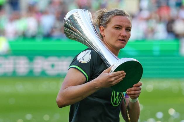 DFB Womens Cup Final VfL Wolfsburg SC Freiburg on 18 05 2023 at RheinEnergieStadion in Cologne Alexandra Popp Wolfsburg 11 with the cup MH