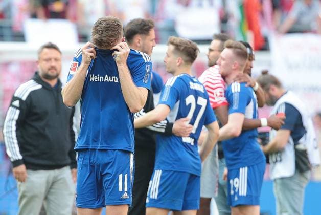 GER, 1 Bundesliga, RB Leipzig FC Schalke 04 27 05 2023, Leipzig, Red Bull Arena, GER, Saison 2022 2023, 1 Bundesliga, 34 Spieltag, RasenBallsport Leipzig vs FC Schalke 04 im Bild Marius Buelter Schalke entttaeuscht, Schalke relegated DFL regulations prohibit any use of photographs as image sequences and or quasi video