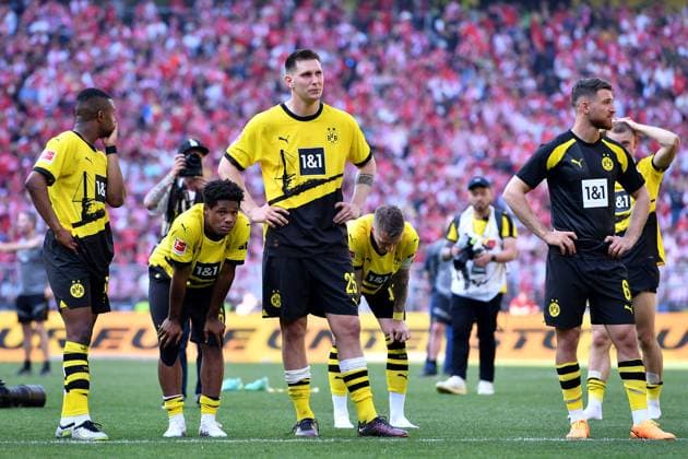 Soccer 1 Bundesliga 34 Matchday Borussia Dortmund 1 FSV Mainz 05 on 27 05 2023 at Signal Iduna Park in Dortmund V l n r Youssoufa Moukoko Dortmund , Julien Duranville Dortmund , Niklas Süle Dortmund , Marco Reus Dortmund , Salih Özcan Dortmund disappointed DFL regulations prohibit any use of photographs as image sequences and or quasi video xHDx