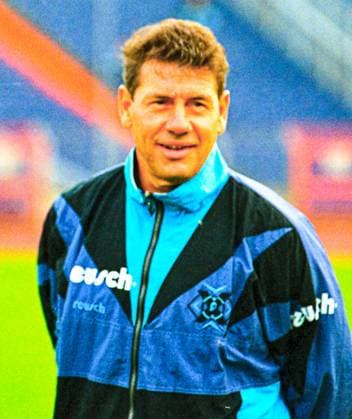 From 2 BL season 1995 96 Hannover 96 FC Carl Zeiss Jena 1 1 on 11 11 1995 In photo Jena coach Eberhard Vogel