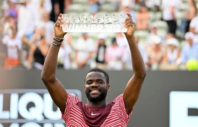 Award Ceremony Honoring with Trophaee Frances Tiafoe USA Tennis Men BOSS Open Final Boss Open ATP 250 Stuttgart 2023 Weissenhof 18 06 2022 BOSS Open ATP 250 Stuttgart 2023