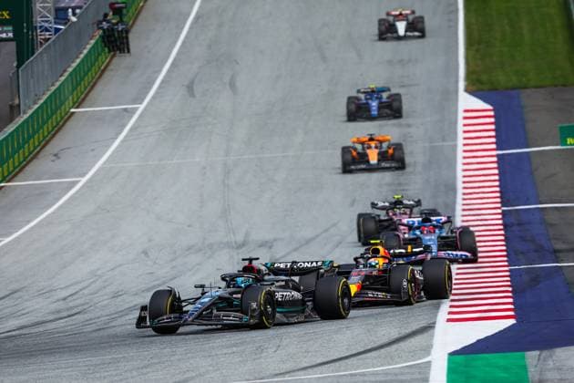 63 RUSSELL George (gbr), Mercedes AMG F1 Team W14, 11 PEREZ Sergio (mex), Red Bull Racing RB19, action during the 2023 Formula 1 Rolex Grosser Preis von Osterreich, 2023 Austrian Grand Prix, 9th round of the 2023 Formula One World Championship, WM, Weltmeisterschaft from June 30 to July 2, 2023 on the Red Bull Ring, in Spielberg, Austria Copyright: xFlorentxGooden DPPI IPAxSportx x xIPAxSportx 0 IPA_IPA39005544
