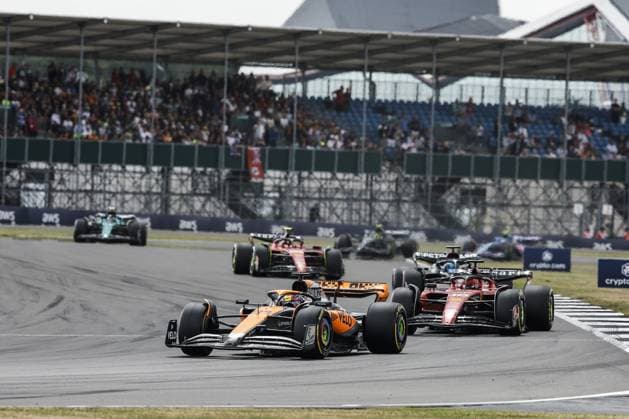 81 PIASTRI Oscar (aus), McLaren F1 Team MCL60, action 16 LECLERC Charles (mco), Scuderia Ferrari SF-23, action during the 2023 Formula 1 Aramco British Grand Prix, 10th round of the 2023 Formula One World Championship, WM, Weltmeisterschaft from July 7 to 9, 2023 on the Silverstone Circuit, in Silverstone, United Kingdom  Copyright: xXavixBonilla DPPI IPAxSportx xipx xIPAxSportx 0 IPA_IPA39139898