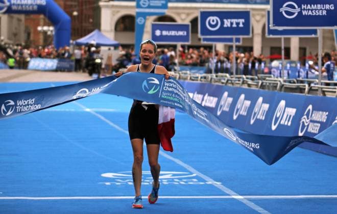 Triathlon World Championships in Hamburg, Junior Women Sprint Ilona Hadhoum France wins the world title