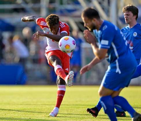 18 07 2023, Football 1 Bundesliga 2023 2024, FC Bayern Munich training camp in Rottach Egern am Tegernsee test match at Birkenmoos sports field, FC Rottach Egern FC Bayern Munich, Kingsley Coman FC Bayern Munich shoots
