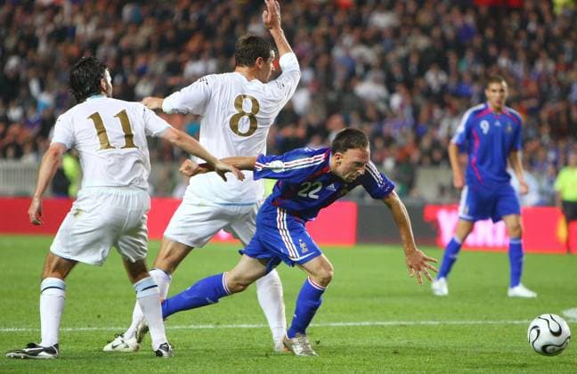 Soccer - UEFA European Championship, EM, Europameisterschaft 2008 Qualifying, Group B, France vs Scotland - Paris France s Franck Ribery during the UEFA European Championship Qualifying match, Group B, France vs Scotland at Parc des Princes in Paris, France on September 12, 2007. Sotland won 1-0. Photo Christian Liewig ABACAPRESS.COM Paris France Copyright: xLiewigxChristian ABACAx 131574_51 LiewigxChristian ABACAx 131574_51