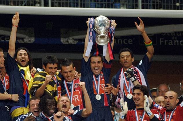 Files PSG s Pedro Miguel Pauleta jubilates with the trophy and his team mate after winning the Soccer French Cup Final, Paris-Saint-Germain vs Olympique de Marseille at the Stade de France in Saint-Denis, near Paris, France, on April 29, 2006. Paris-Saint-Germain won 2-1. Photo by Christophe Guibbaud Cameleon ABACAPRESS.COM Paris France  Copyright: xGuibbaudxChristophe ABACAx 96728_14 GuibbaudxChristophe ABACAx 96728_14