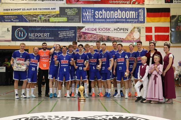TSV Hannover Burgdorf vs VfL Gummersbach, Handball, International Heide Cup 2023, 13 08 23 Schneverdingen Jubilation at VfL Gummersbach about the victory at the Heide Cup Copyright: xBEAUTIFULxSPORTS MarioxM.xKobergx