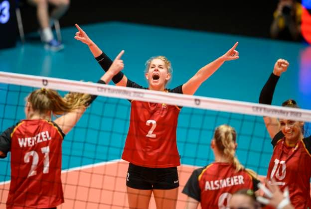 Cheers GER, Pia KAESTNER Kästner GER Greece GRE Germany GER , on 17 08 2023 European Womens Volleyball Championship, from 15 08 03 09 2023 in Duesseldorf Germany Â