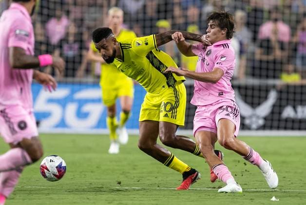 NASHVILLE, TN - AUGUST 19: Nashville SC midfielder Anibal Godoy (20) battles with Inter Miami midfielder Benjamin Cremaschi (30) for position during the Leagues Cup Final match between Nashville SC and Inter Miami CF on Saturday, August 19, 2023 at GEODIS Park in Nashville, TN. (Photo by Nick Tre. Smith Icon Sportswire) SOCCER: AUG 19 Leagues Cup Final - Nashville SC vs Inter Miami CF EDITORIAL USE ONLY Icon2308190048