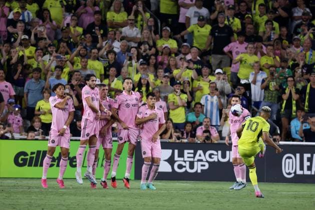 NASHVILLE, TN - AUGUST 19: Nashville SC midfielder Hany Mukhtar (10) takes a free kick during the Leagues Cup final between Nashville SC and Inter Miami, August 19 at GEODIS Park in Nashville, Tennessee. (Photo by Matthew Maxey Icon Sportswire) SOCCER: AUG 19 Leagues Cup Final - Nashville SC vs Inter Miami CF EDITORIAL USE ONLY Icon23081917