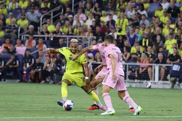 NASHVILLE, TN - AUGUST 19: Nashville SC midfielder Hany Mukhtar (10) makes a move in front of Inter Miami defender Harvey Neville (18) during the Leagues Cup final between Nashville SC and Inter Miami, August 19 at GEODIS Park in Nashville, Tennessee. (Photo by Matthew Maxey Icon Sportswire) SOCCER: AUG 19 Leagues Cup Final - Nashville SC vs Inter Miami CF EDITORIAL USE ONLY Icon23081949