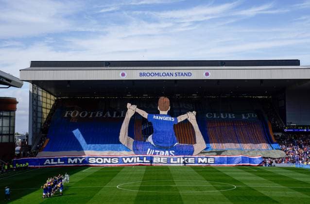 Bilder des Jahres 2023, Sport 09 September Sport Bilder des Tages Mandatory Credit: Photo by Stuart Wallace Shutterstock (14074739k) Union Bears Rangers Ultras TIFO across the Broomlaon Stand before kick off. Rangers v Celtic, Cinch Scottish Premiership, Football, Ibrox Stadium, Glasgow, UK - 03 Sep 2023 EDITORIAL USE ONLY No use with unauthorised audio, video, data, fixture lists, club league logos or live services. Online in-match use limited to 120 images, no video emulation. No use in betting, games or single club league player publications. Rangers v Celtic, Cinch Scottish Premiership, Football, Ibrox Stadium, Glasgow, UK - 03 Sep 2023 EDITORIAL USE ONLY No use with unauthorised audio, video, data, fixture lists, club league logos or live services. Online in-match use limited to 120 images, no video emulation. No use in betting, games or single club league player publications. Copyright: xStuartxWallace Shutterstockx 14074739k
