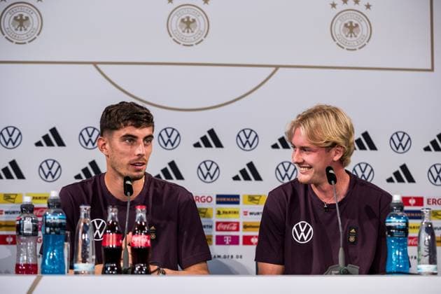 DFB A Nationalmannschaft Herren Press Conference 07 09 2023 Kai Havertz Germany and Julian Brandt Germany in the press conference DFB A Nationalmannschaft Herren Press Conference,Wolfsburg, VW Autostadt on 07 09 2023 DFB REGULATES PROHIBIT ANY USE OF PHOTOGRAPHS AS IMAGE SEQUENCES AND OR QUASI VIDEO Copyright: xBEAUTIFULxSPORTS Wunderlx