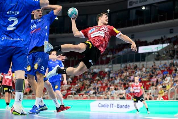 v l Frederik LADEFOGED BHC , Tim FREIHOEFER Freihöfer B , action, throw, Handball 1 Bundesliga, 04 matchday, Bergischer HC BHC Fuechse Berlin B , on 10 09 2023 in Duesseldorf Germany oÂÃÂ