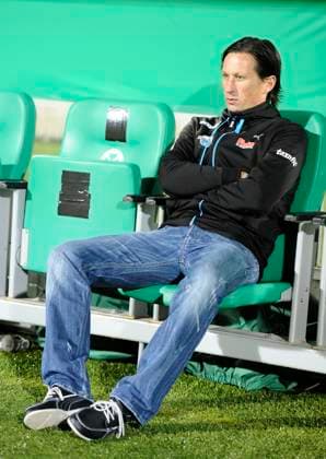 25 10 2011 Football DFB Cup 02 main round SpVgg Greuther Fürth SC Paderborn Roger Schmidt coach SC Paderborn 07