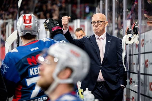 17 09 2023 ice hockey season 2023 2024 penny DEL Nuremberg Ice Tigers Icetigers Straubing Tigers ThHa xthxhax Tom Rowe coach, head coach, Nuremberg Ice Tigers, Nuremberg Ice Tigers Roman Kechter 73, Nuremberg Ice Tigers, Nuremberg Ice Tigers goal, cheer, goal cheer