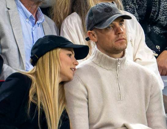 08 10 2023, Football 1 Bundesliga 2023 2024, Matchday 7, FC Bayern Munich SC Freiburg, at Allianz Arena Munich Goalkeeper Manuel Neuer FC Bayern Munich in the stands with girlfriend Anika Bissel DFL and DFB regulations prohibit any use of photographs as image sequences and or quasi video