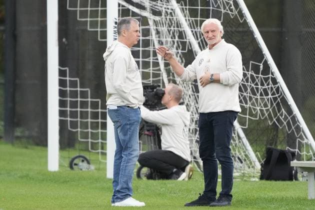 Sporting Director Rudi Völler Germany Germany discusses with Managing Director Sport Andreas Rettig Foxborough 12 10 2023 German National Team Training, New England Revolution, German National Team Training Grounds at Gillette Stadium.