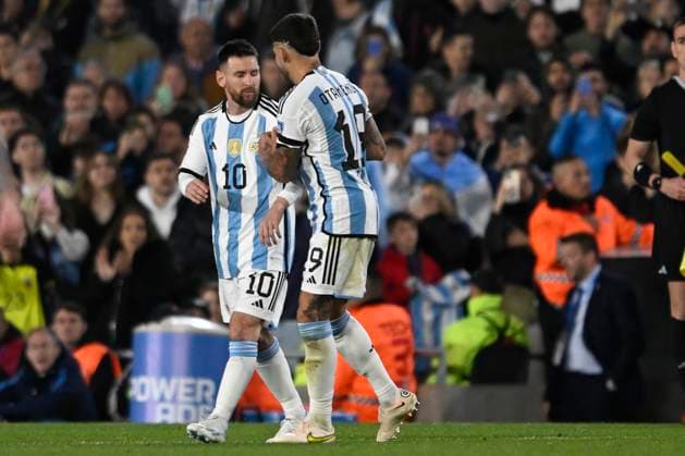 BUENOS AIRES, ARGENTINA - OCTOBER 12: Lionel Messi and Nicolas Otamendi of Argentina during the FIFA World Cup, WM, Weltmeisterschaft, Fussball 2026 Qualifier match between Argentina and Paraguay at Estadio Mas Monumental Antonio Vespucio Liberti on October 12, 2023 in Buenos Aires, Arg Argentina v Paraguay : FIFA World Cup 2026 Qualifier match Copyright: xDiegoxHalisz SFSIx