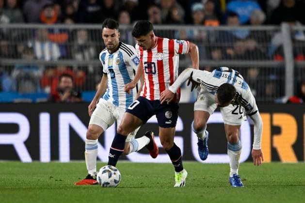 BUENOS AIRES, ARGENTINA - OCTOBER 12: Alexis Mac Allister, Richard Sanchez during the FIFA World Cup, WM, Weltmeisterschaft, Fussball 2026 Qualifier match between Argentina and Paraguay at Estadio Mas Monumental Antonio Vespucio Liberti on October 12, 2023 in Buenos Aires, Arg Argentina v Paraguay : FIFA World Cup 2026 Qualifier match Copyright: xDiegoxHalisz SFSIx