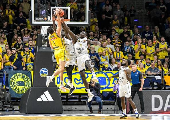 Basketball BBL Round of 16, Alba Berlin Basketball Löwen Braunschweig 15 10 2023,xdanx, Basketball BBL Round of 16, Alba Berlin Basketball Löwen Braunschweig, v l Gabriele Procida Alba Berlin No 1 ,Marcus Eriksson Alba Berlin No 8 , duel, action, battle for the ball Berlin Max Schmeling Halle Berlin Germany DE Copyright: xDanielxLakomskix