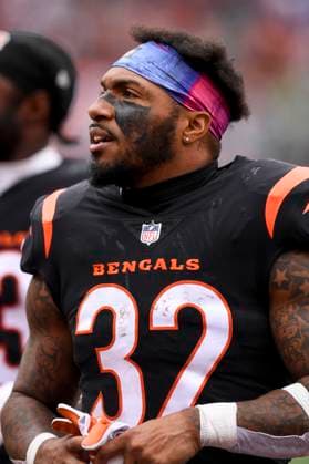 CINCINNATI, OH - OCTOBER 15: Cincinnati Bengals Half Back Trayveon Williams (32) after the NFL, American Football Herren, USA game between the Seattle Seahawks and the Cincinnati Bengals on October 15, 2023, at Paycor Stadium in Cincinnati, Ohio. (Photo by Michael Allio Icon Sportswire) NFL: OCT 15 Seahawks at Bengals EDITORIAL USE ONLY Icon116231015121