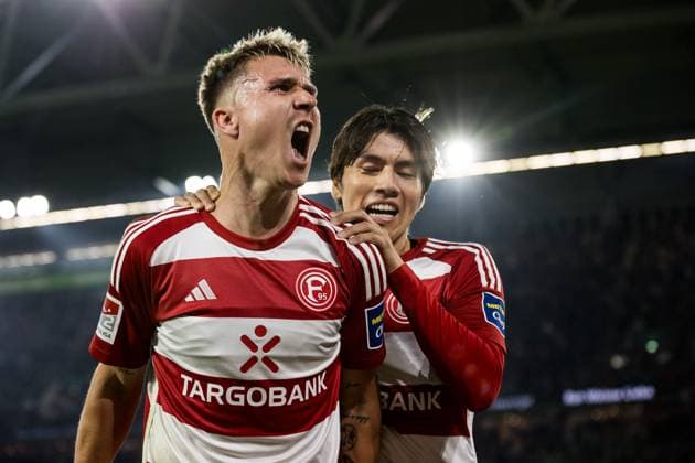 2 Football Bundesliga Fortuna Duesseldorf 1895 1 FC Kaiserslautern 21 10 2023 Cheers to 3 3 by Felix Klaus Fortuna Duesseldorf, 11 2 Football Bundesliga, Fortuna Duesseldorf 1895 1 FC Kaiserslautern, Duesseldorf, Merkur Spiel Arena DFL REGULATIONS PROHIBIT ANY USE OF PHOTOGRAPHS AS IMAGE SEQUENCES AND OR QUASI VIDEO Copyright: xBEAUTIFULxSPORTS Wunderlx