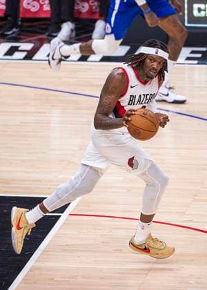 October 25, 2023, Los Angeles, California, USA: Robert Williams III 35 of the Portland Trail Blazers during their NBA, Basketball Herren, USA game against the Los Angeles Clippers on Wednesday October 25, 2023 at Crypto.com Arena in Los Angeles, California. Clippers defeat Trail Blazers, 123-111. ARIANA RUIZ PI Los Angeles USA - ZUMAp124 20231025_zaa_p124_014 Copyright: xArianaxRuizx