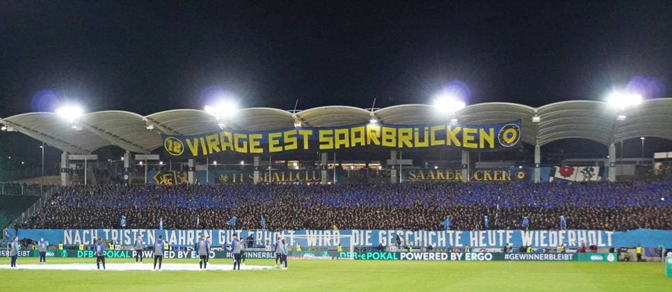 01 11 2023, xspax, football DFB Pokal 2 round, 1 FC Saarbruecken FC Bayern München emspor, v l Fankurve Saarbrücken DFL DFB REGULATIONS PROHIBIT ANY USE OF PHOTOGRAPHS as IMAGE SEQUENCES and or QUASI VIDEO Saarbruecken
