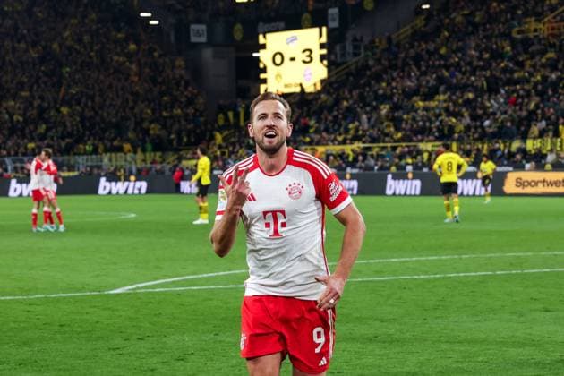 04 11 2023, Football, Season 2023 2024, 1 Bundesliga, Matchday 10, Borussia Dortmund FC Bayern Munich, Harry Kane FC Bayern Munich celebrates the goal for 0 3 and his hat-trick, Dortmund Signal Iduna Park NRW Germany xRHR PHOTO DEx Copyright: DennisxEwert RHR-FOTOx RHR-FOTO DE