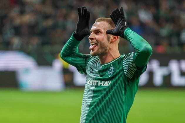 1 Bundesliga SV Werder Bremen Eintracht Frankfurt on 12 11 2023 at Weserstadion in Bremen Cheers, goal celebration, goal scorer, goal scorer Marvin Ducksch Bremen 7 cheers after his goal from the penalty spot to make it 1 - 0 MH