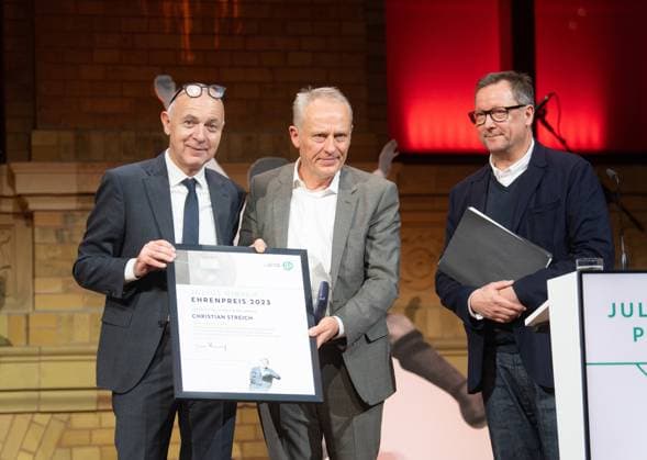 Football, 2023 2024 season, presentation of the Julius Hirsch Award at Deutsche Telekoms representative office in the capital, from l President Bernd Neuendorf German Football Association , coach Christian Streich SC Freiburg received the honorary award, actor Matthias Brandt gave the laudatory speech for the honorary award winner, 13 11 2023, Copyright: xSebastianxRäppold MatthiasxKochx