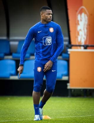ZEIST - Denzel Dumfries during a training session of the Dutch national team, Nationalteam at the KNVB Campus on November 17, 2023 in Zeist, the Netherlands. The Dutch national team is preparing for the European Championship, EM, Europameisterschaft qualifying match against Ireland. ANP KOEN VAN WEEL UEFA EURO, EM, Europameisterschaft,Fussball 2024 Qualifying MD-1 2023 2024 xVIxANPxSportx xxANPxIVx 484091949 originalFilename: 484091949