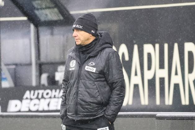 17 11 2023, Football, Men, Test match, Season 2023 2024, SV 07 Elversberg FC Metz, Coach Horst Steffen SV 07 Elversberg Elversberg Ursapharm Arena an der Kaiserlinde Saarland Germany EN