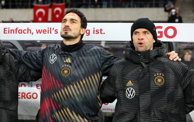 Germany Turkey 18 11 2023 Berlin, 18 11 2023, Football, Olympiastadion, International match , Germany GER vs Turkey TUR 2 3 1 2 , In the picture from left Mats Hummels 5, D , Thomas Müller Mueller 13, D , For editorial use only , According to the regulations of the DFB German Football Association, it is prohibited to use or have used photographs taken in the stadium and or from the match in the form of sequential images and or video-like photo series,