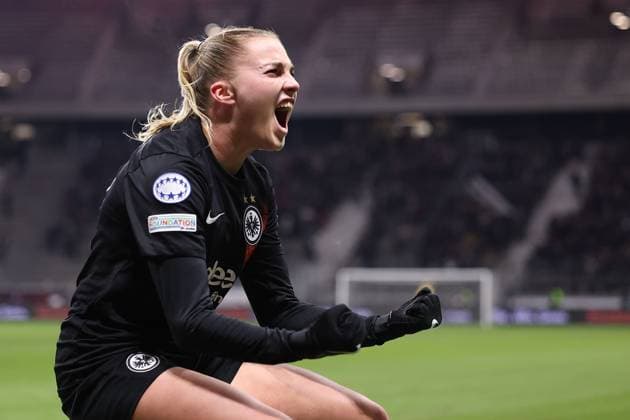 Frankfurt Main Germany 22nd November 2023 UEFA Womens Champions League match Grouppe A SGE Eintracht Frankfurt vs FC Barcelona in the Deutsche Bank Park, Torjubel, Goal celebration, celebrate the goal Laura Freigang Eintracht Frankfurt Copyright: JoaquimxFerreira