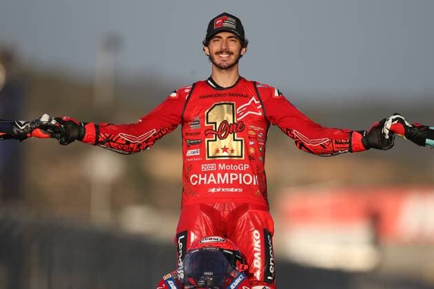 Spain, Valencia, 26 11 2023, Circuit Ricardo Torno, MotoGP of Valencia Race, Francesco Bagnaia Ducati Lenovo Team poses for end of the season World Champions Photo Valencia Circuit Ricardo Torno Valencia Spain  eu-images-645