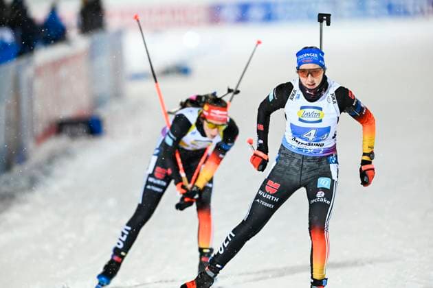 ÖSTERSUND 20231129 Germanys Franziska Preuss enters the last lap after changing from Vanessa Voigt during the womens 4x6 km relay at the Biathlon World Cup at Östersunds ski stadium ÖSTERSUND SWEDEN x10050x  Copyright: xPontusxLundahl TTx SKIDSKYTTE VÄRLDSCUPEN ÖSTERSUND 2023