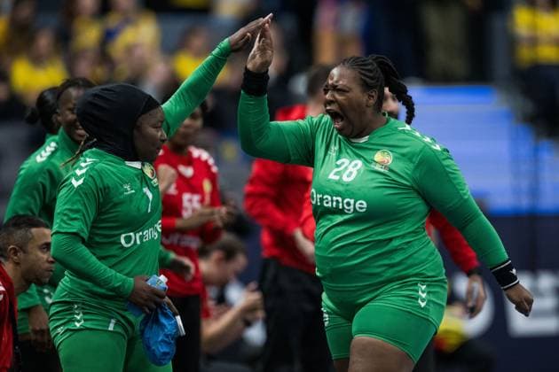 231201 Doungou Camara and Laura Kamdop of Senegal celebrates during the IHF Women?s World Championship handball match between Croatia and Senegal on December 1, 2023 in Gothenburg Photo Mathias Bergeld BILDBYRAN kod MB MB0791 handball handboll handball bbeng vm handball vm handball vm handbolls vm ihf handball world championship world handball championship 2023 world championship 2023 croatia senegal dam bbeng 3 croatia jubel  Copyright: MATHIASxBERGELD BB231201MB039
